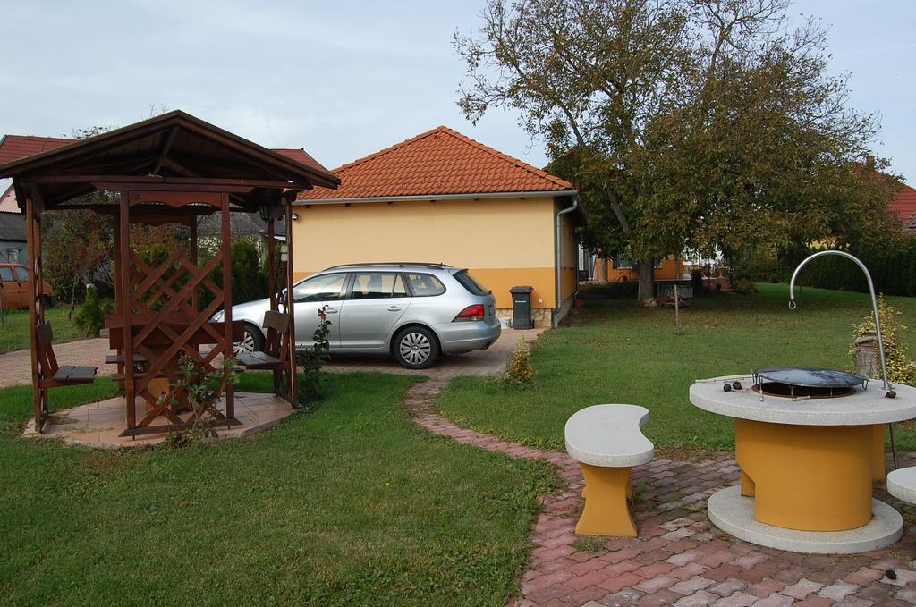 Mediterran Vendeghaz Nagyatad Exterior photo