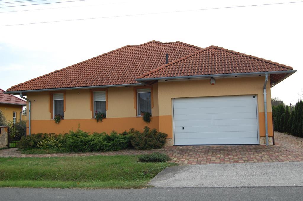 Mediterran Vendeghaz Nagyatad Exterior photo